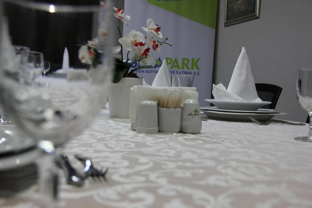 Seka Park Hotel Izmit Buitenkant foto