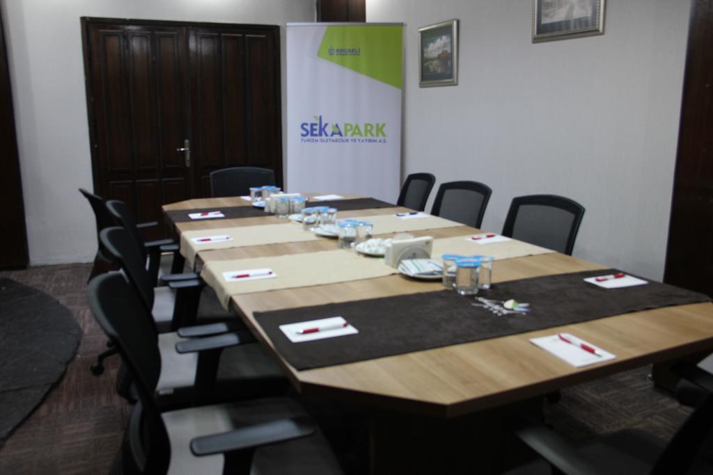 Seka Park Hotel Izmit Buitenkant foto
